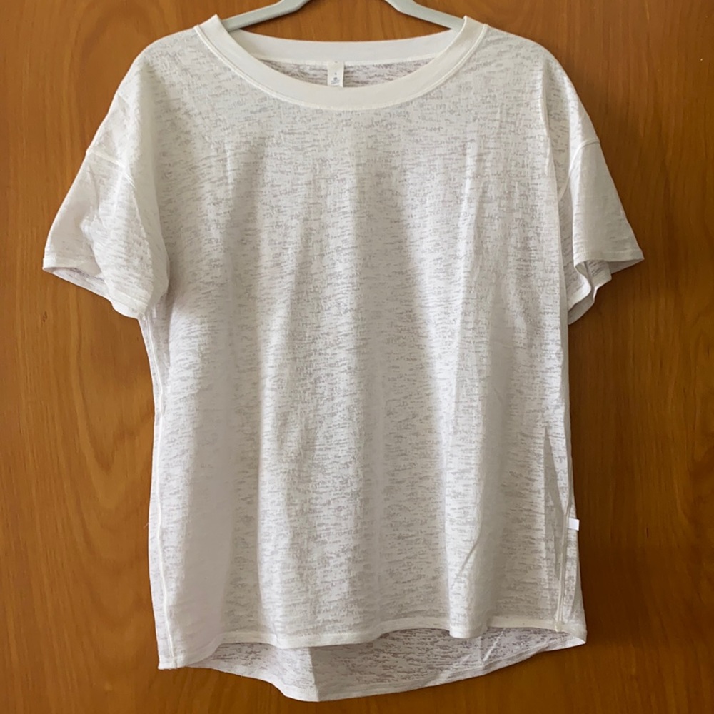 Lululemon white t-shirt
